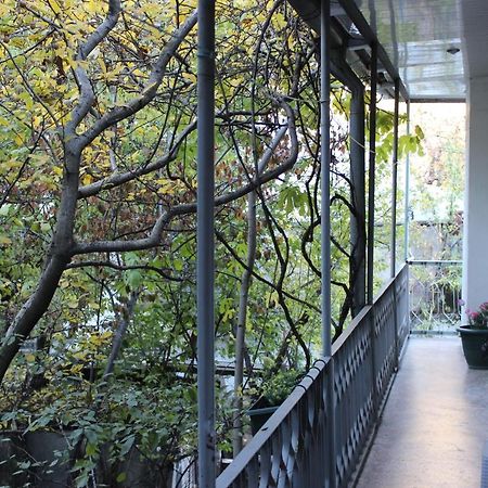 Old District Guest House Tbilisi Bagian luar foto