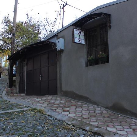Old District Guest House Tbilisi Bagian luar foto