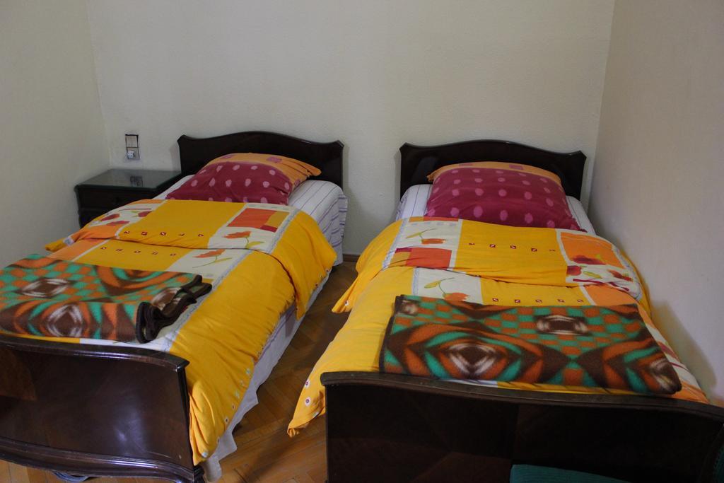 Old District Guest House Tbilisi Bagian luar foto