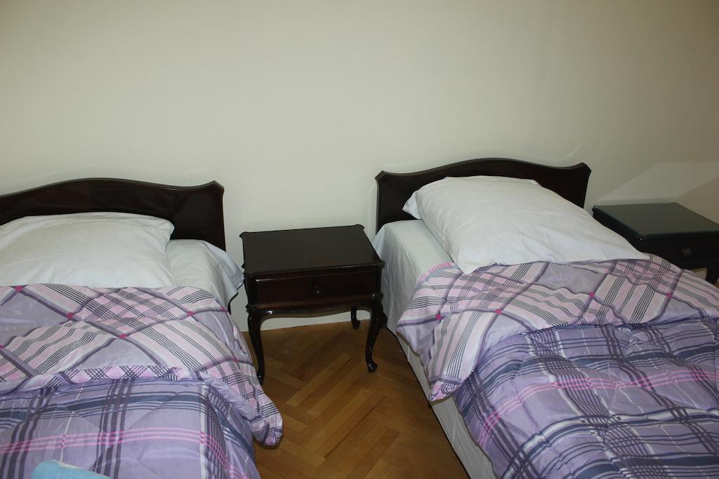 Old District Guest House Tbilisi Ruang foto