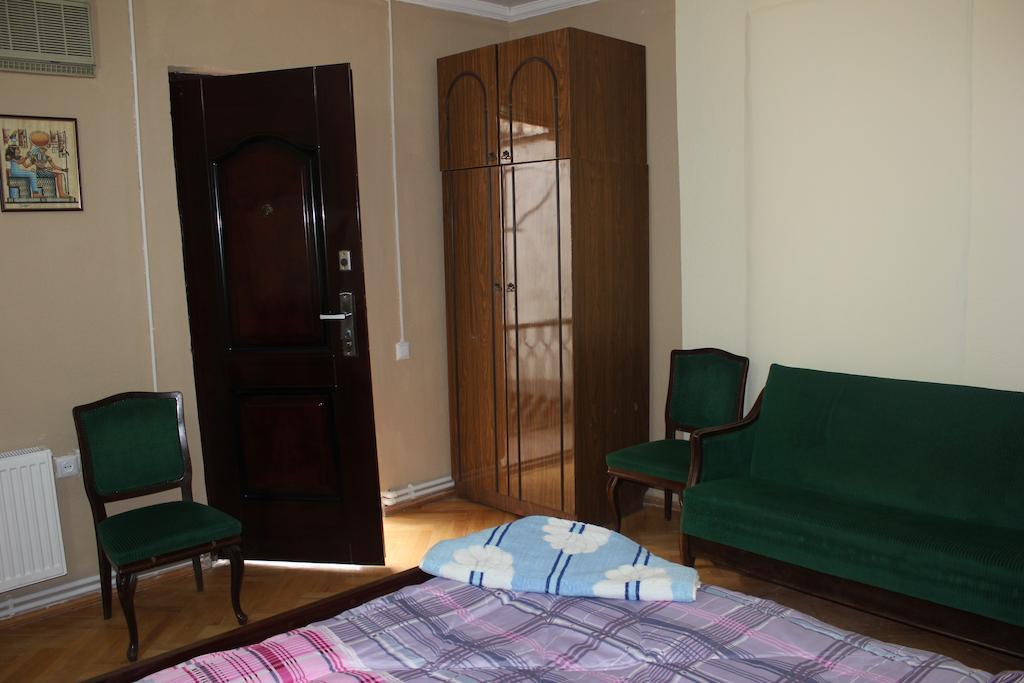 Old District Guest House Tbilisi Ruang foto