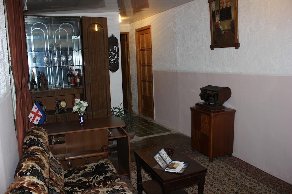 Old District Guest House Tbilisi Bagian luar foto