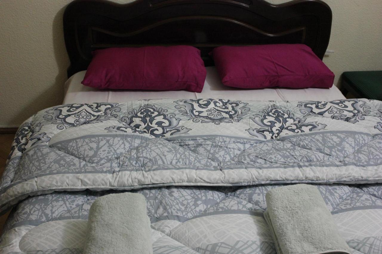 Old District Guest House Tbilisi Bagian luar foto