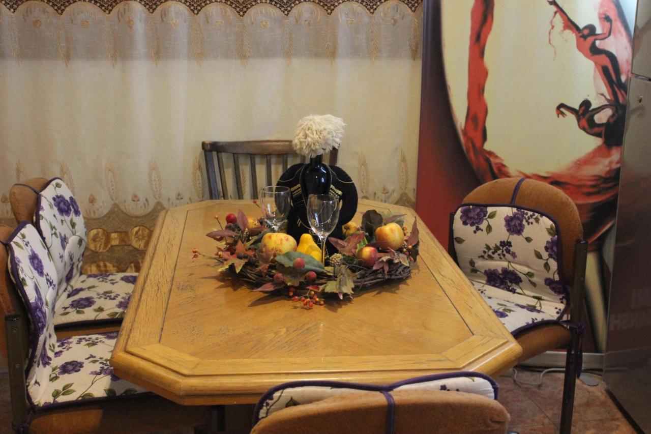 Old District Guest House Tbilisi Bagian luar foto