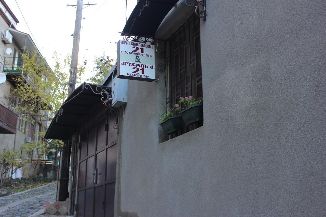 Old District Guest House Tbilisi Bagian luar foto