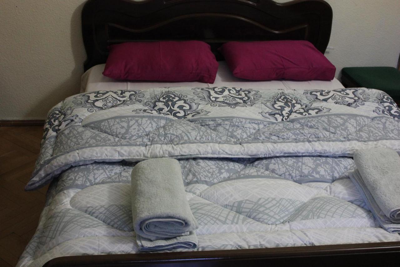 Old District Guest House Tbilisi Bagian luar foto