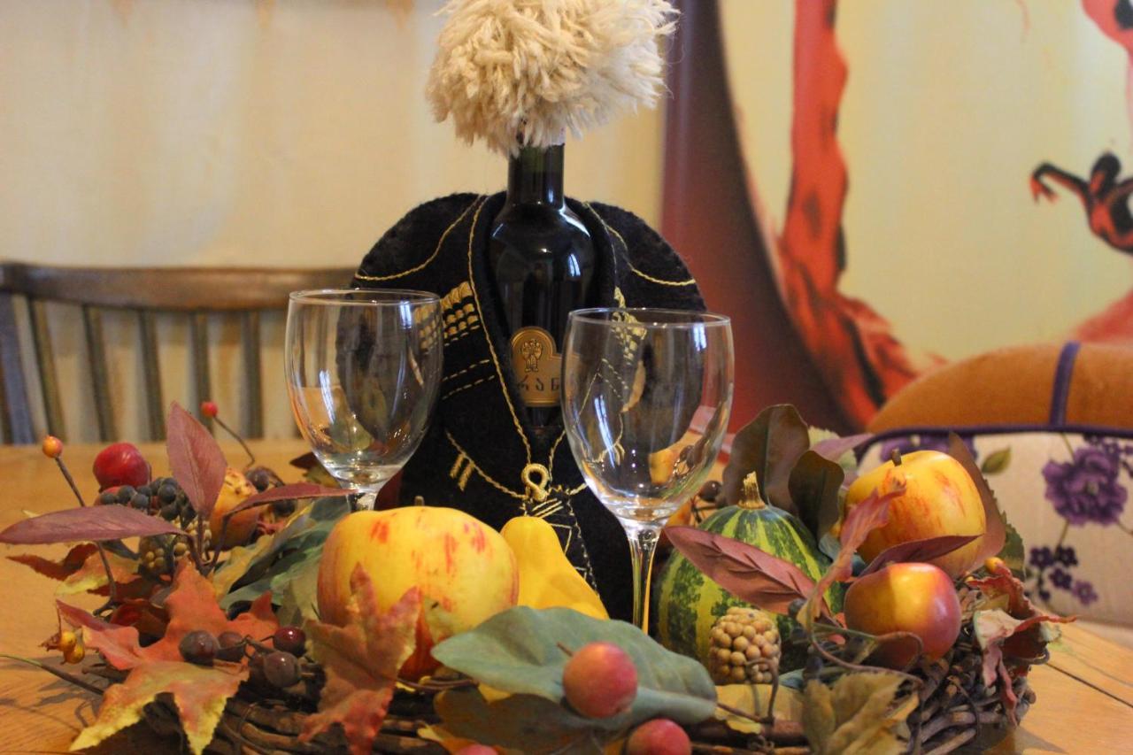 Old District Guest House Tbilisi Bagian luar foto