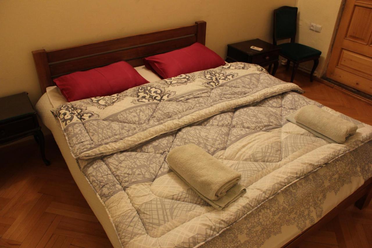 Old District Guest House Tbilisi Bagian luar foto