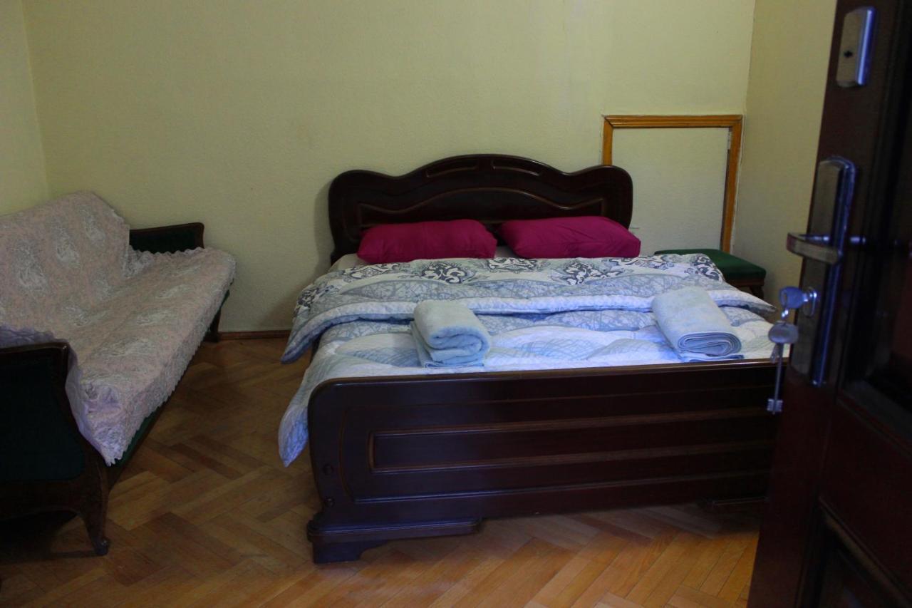 Old District Guest House Tbilisi Bagian luar foto