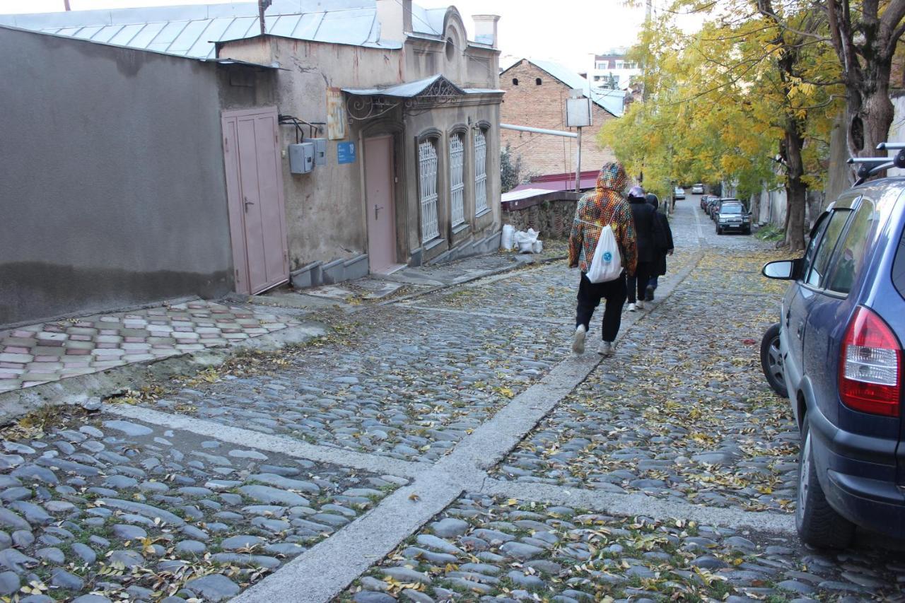 Old District Guest House Tbilisi Bagian luar foto