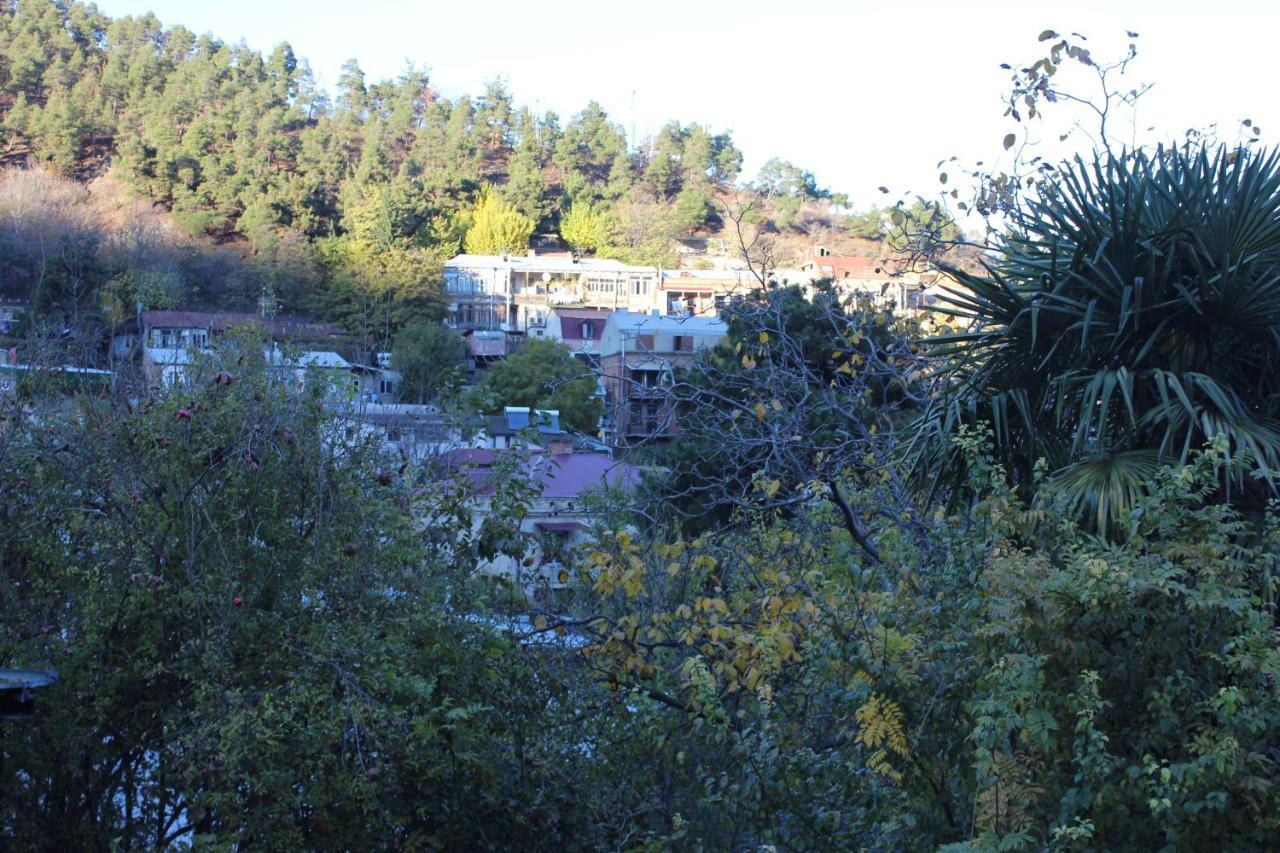 Old District Guest House Tbilisi Bagian luar foto