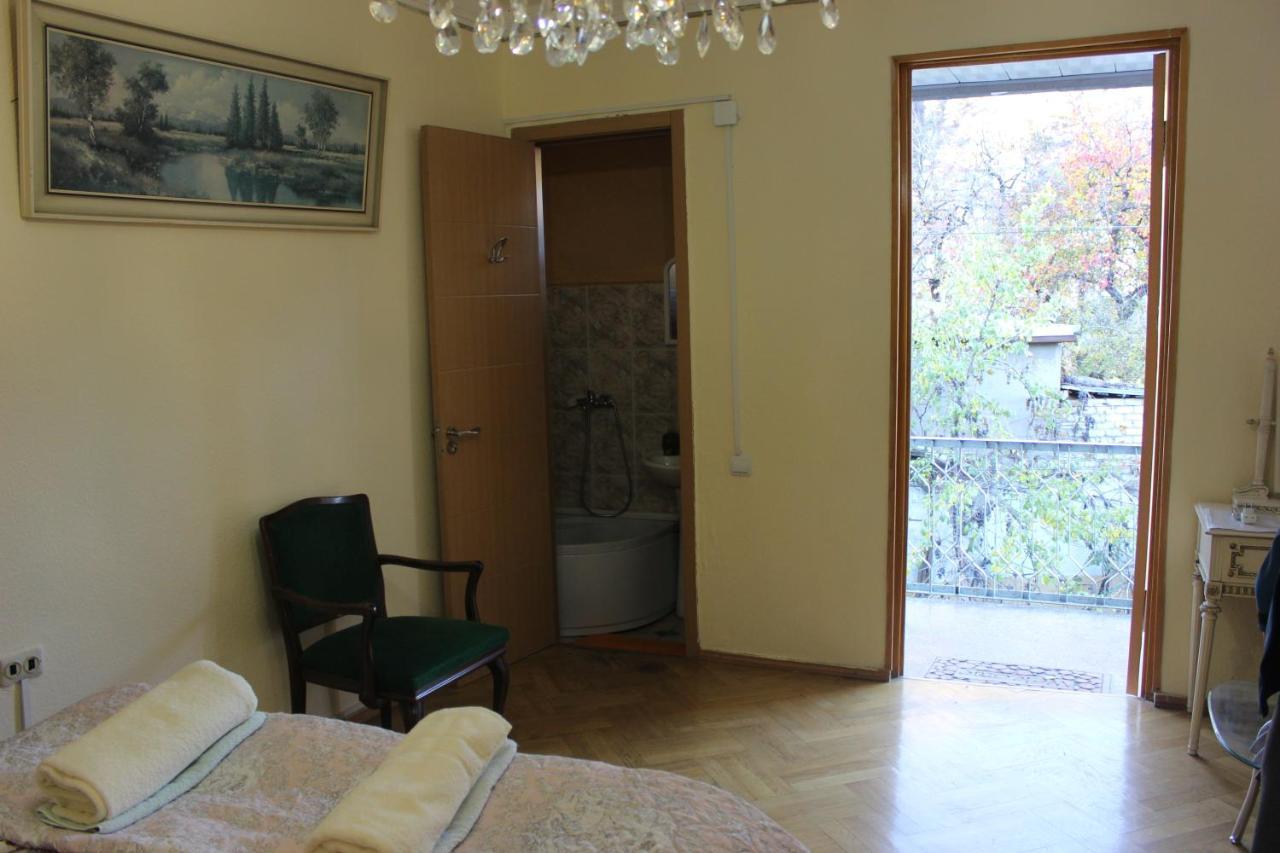 Old District Guest House Tbilisi Bagian luar foto
