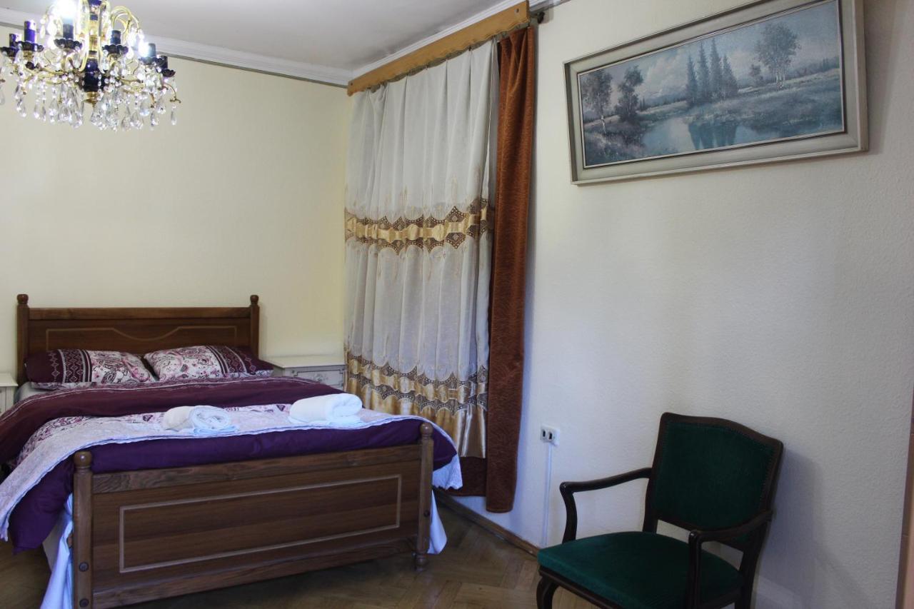 Old District Guest House Tbilisi Bagian luar foto
