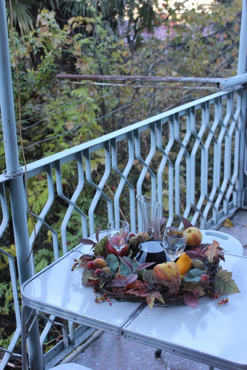 Old District Guest House Tbilisi Bagian luar foto